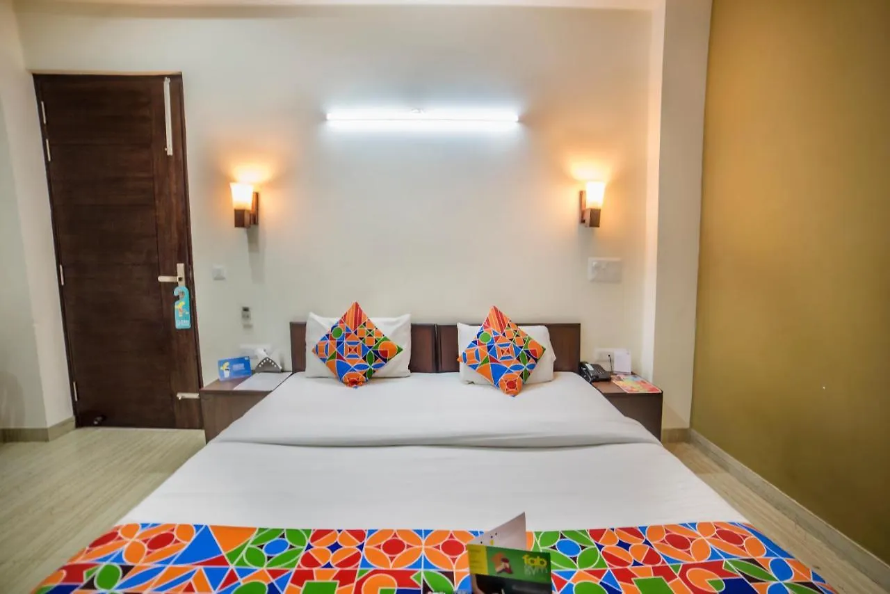 Fabhotel Mannat Residency Sec 52 Gurgaon 3*,  Índia