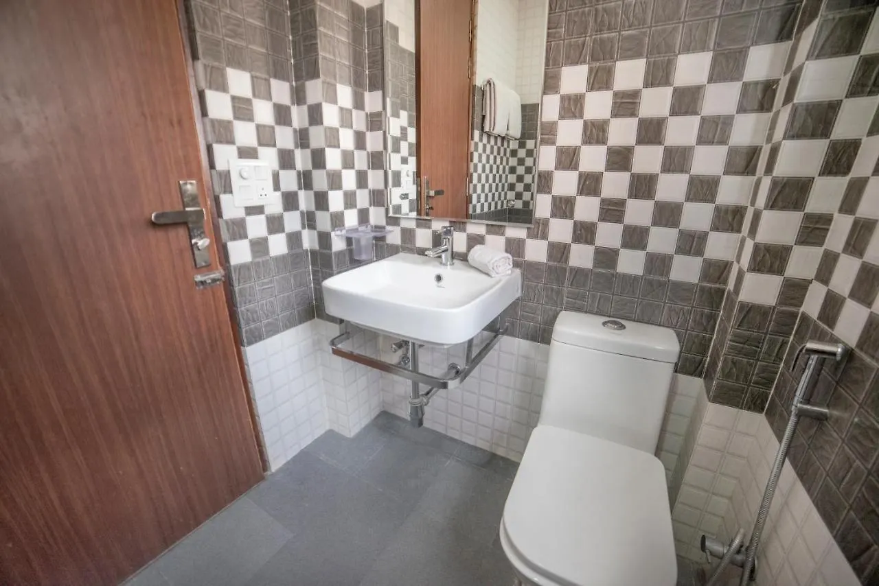 Fabhotel Mannat Residency Sec 52 Gurgaon 3*,  Índia