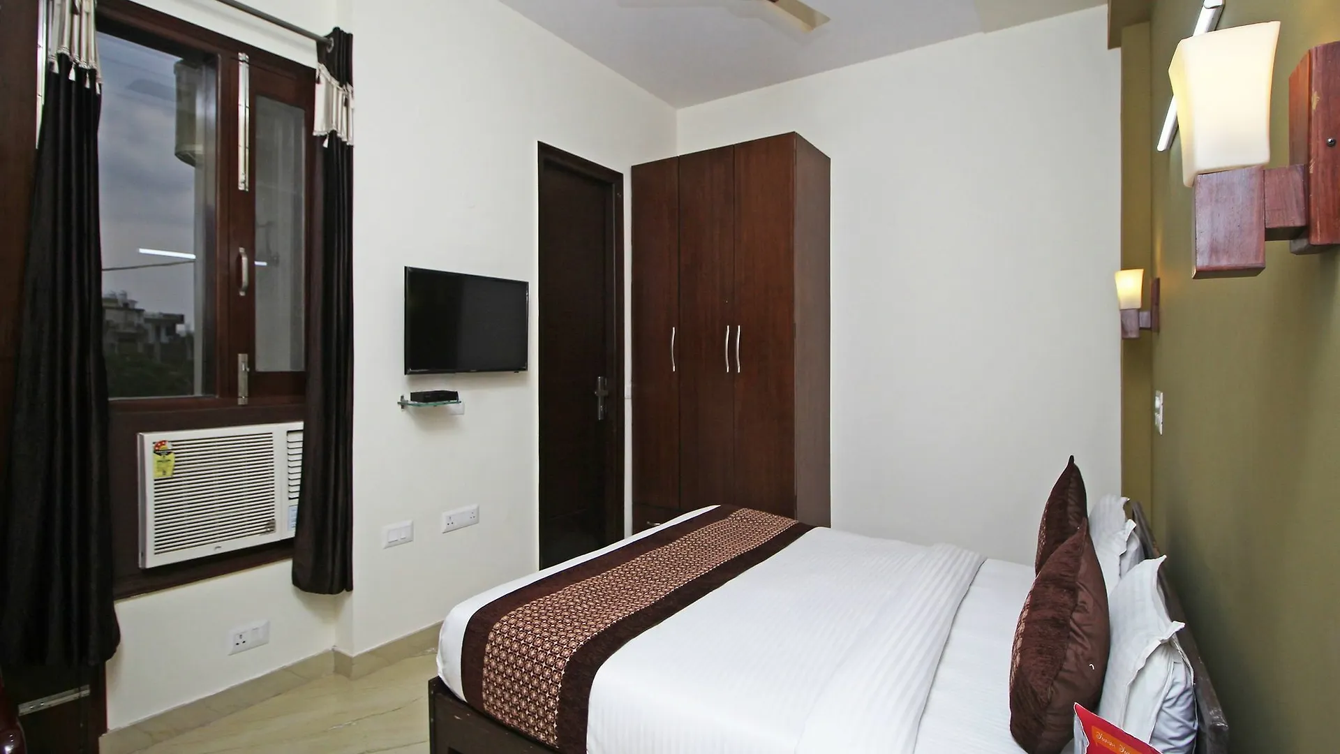 Fabhotel Mannat Residency Sec 52 Gurgaon Hotel