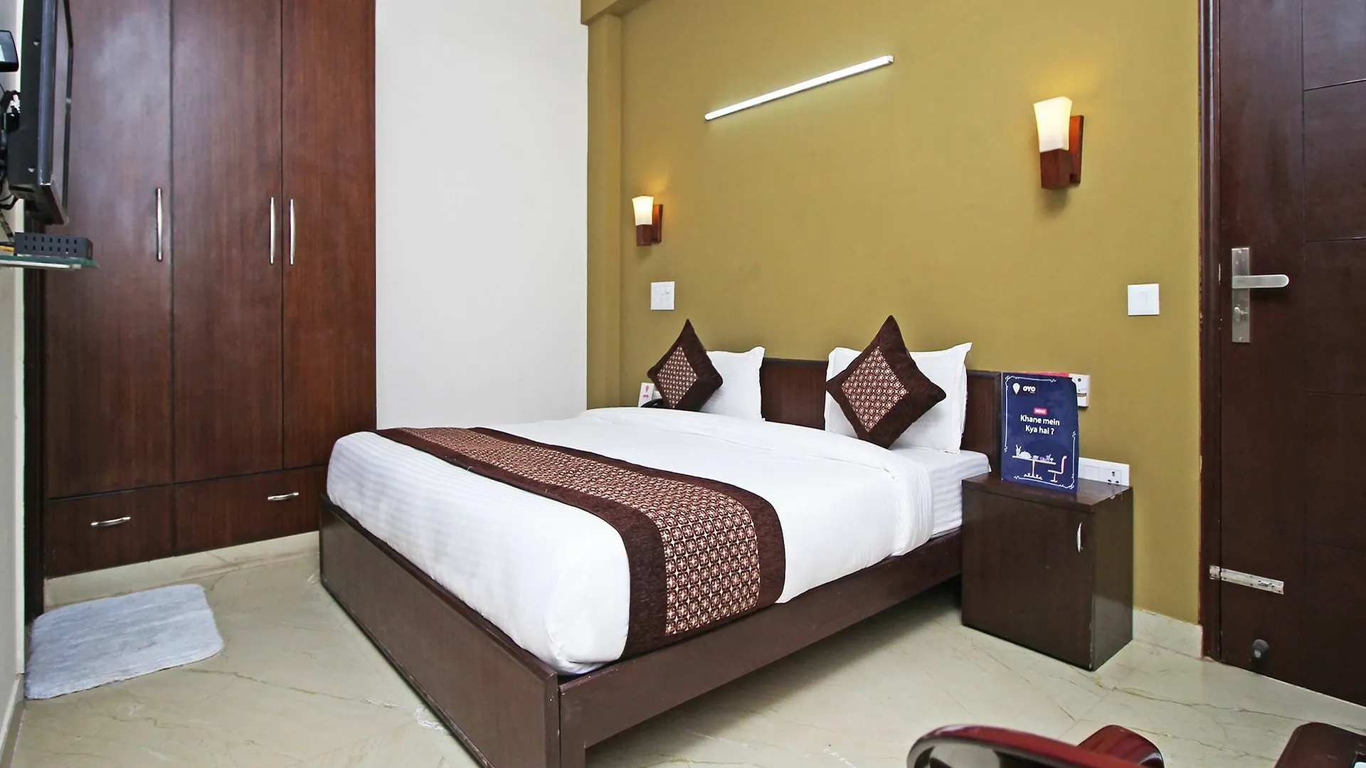 Fabhotel Mannat Residency Sec 52 Gurgaon 3*,